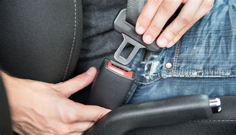 The History of Seat Belts .